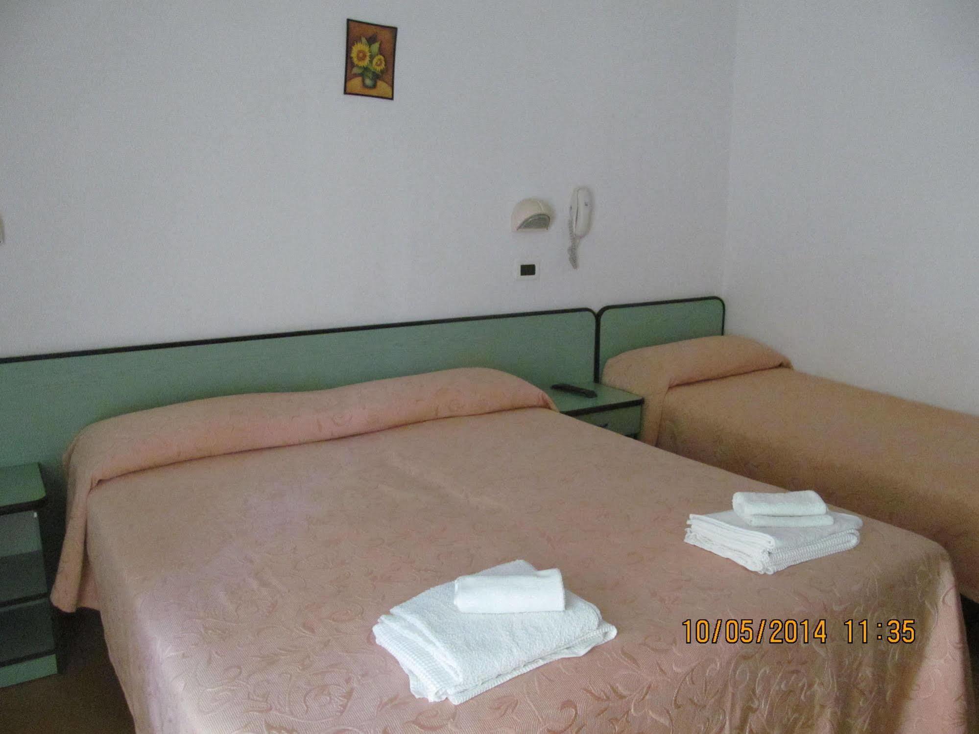 Hotel Edward Bellaria-Igea Marina Ngoại thất bức ảnh