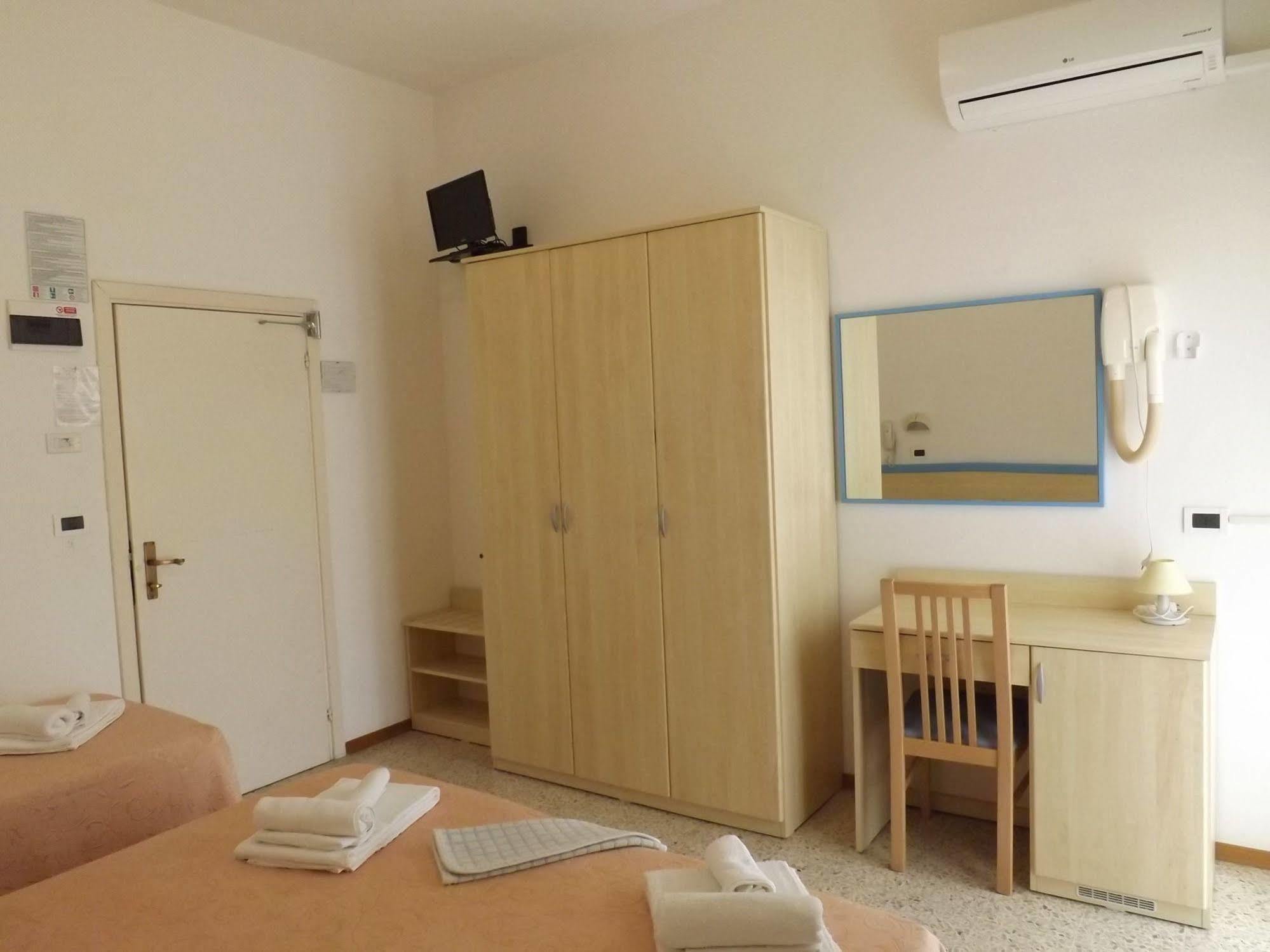 Hotel Edward Bellaria-Igea Marina Ngoại thất bức ảnh